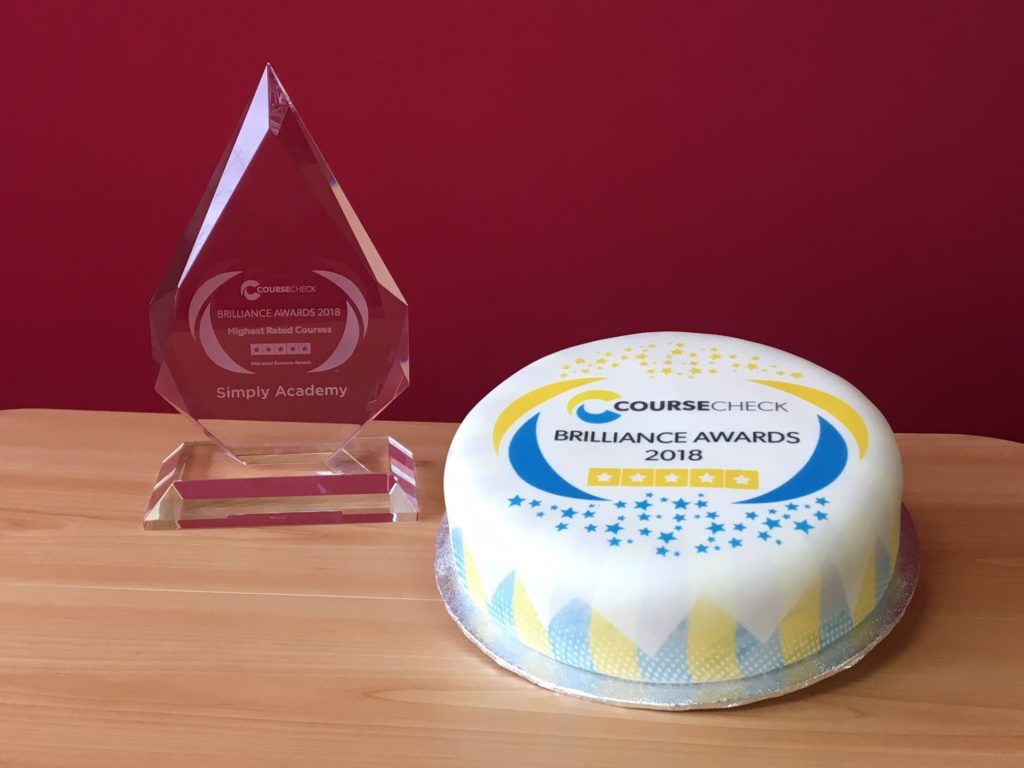 Plaque and cake for the Coursecheck Award
