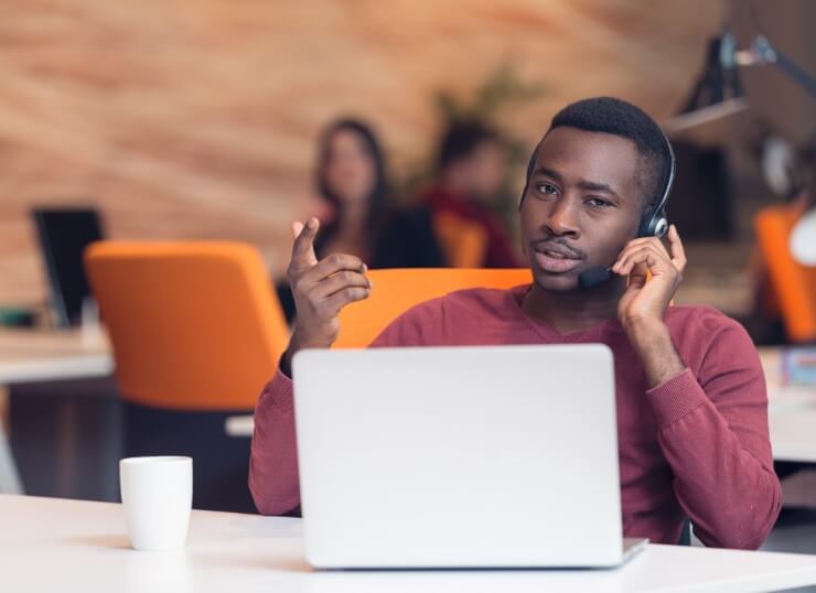 Financial Services Customer Adviser